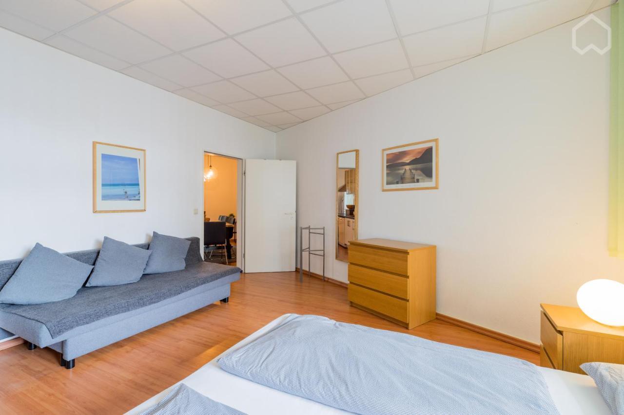 Spacious And Modern Furnished For 10 Guests Apartamento *