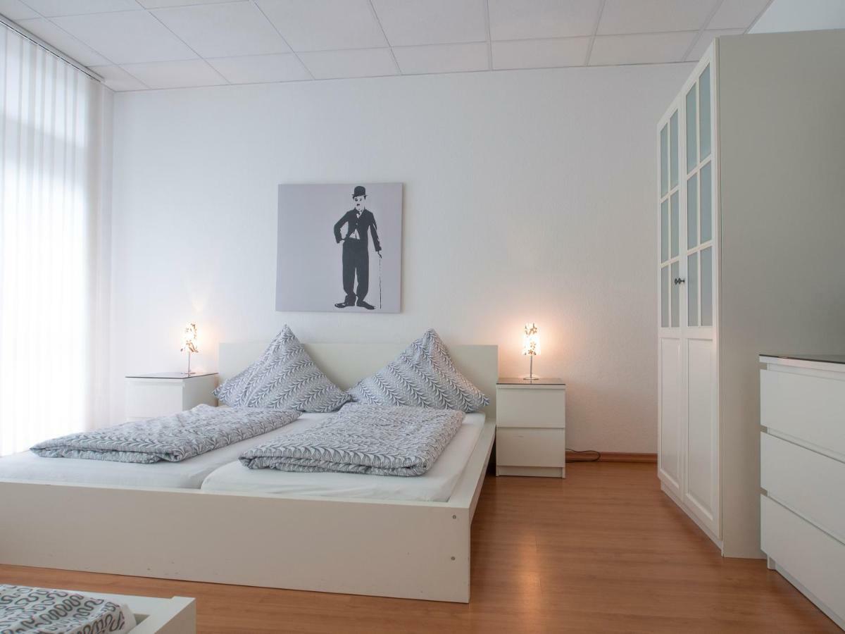 Apartamento Spacious And Modern Furnished For 10 Guests Berlim